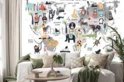 Naklejka: Mapa świata ze zwierzętami dla dzieci