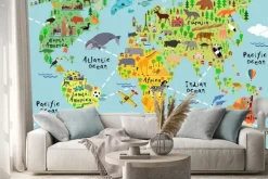 Naklejka: Mapa świata ze zwierzętami w stylu rysunkowym