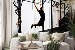 Naklejka: Mężczyzna na siłowni ćwiczenia kipping pull-up