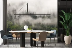 Naklejka: Mglisty pejzaż jeziora otoczonego lasem