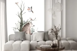 Naklejka: Miś pod drzewem i ptaki w stylu skandynawskim