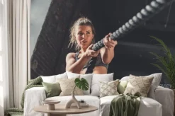 Naklejka: Młoda sportowa dziewczyna w szkoleniu