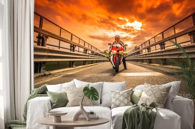 Naklejka: Motocyklista na drodze