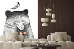 Naklejka: Naszkicowany miś z ptakiem na głowie