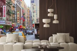 Naklejka: New york - 18 kwietnia: ulica w nowym jorku