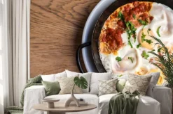 Naklejka: Orientalny omlet w ragout pomidorowym papryki ze świeżymi ziołami