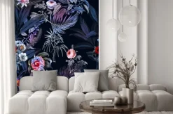 Naklejka: Tropikalne kwiaty malowane akwarelą na ciemnym tle