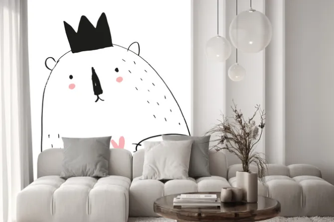 Naklejka: Uroczy miś z czarną koroną