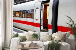 Naklejka: Zug im bahnhof mit offener tür