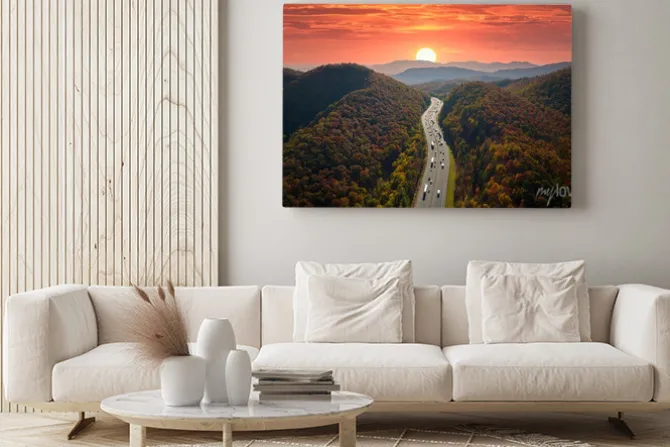 Obraz: Aerial view of i-40 freeway in north carolina leading to asheville