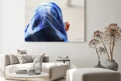 Obraz: Afrykańska kobieta z zasłoną w mieście