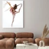 Obraz: Baletnica w tanecznej pozie w zwiewnej sukni