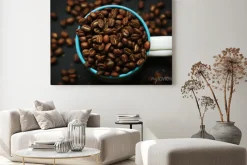 Obraz: Beautiful background with scattered coffee beans