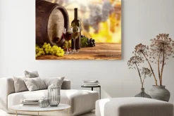 Obraz: Beczka wina z butelką i kieliszkami na drewnianym stole