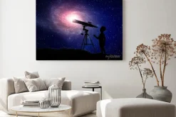 Obraz: Chłopiec patrząc przez teleskop