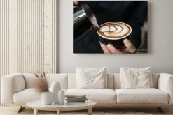 Obraz: Coffee latte barista making pattern in a cup of coffee shop