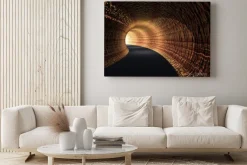 Obraz: Conceptual streszczenie tunel drogowy ze światłem na końcu