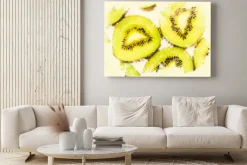 Obraz: Creative food art on slices of kiwi fruit
