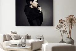 Obraz: Elegancka pani w płaszczu