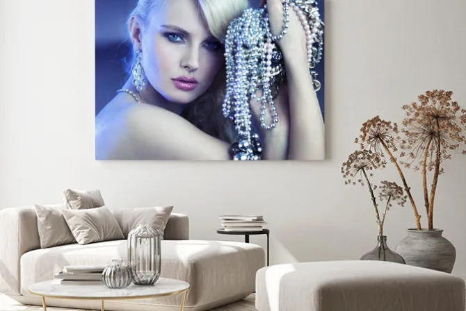 Obraz: Fantastyczny kobieta z bukietem jewelary