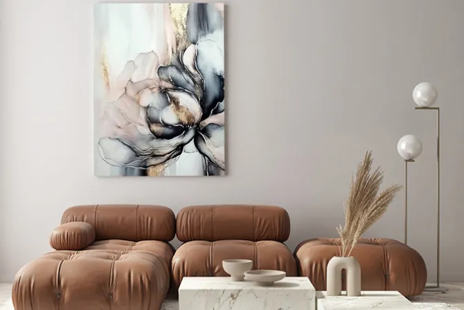 Obraz: Florystyczny pąk kwiata w szarościach złocie i pastelowym różu