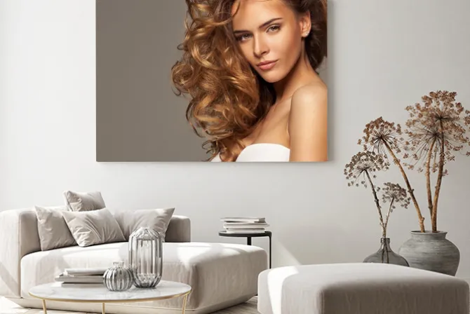 Obraz: Fotografia mody piękna blondynka z naturalnym makijażu