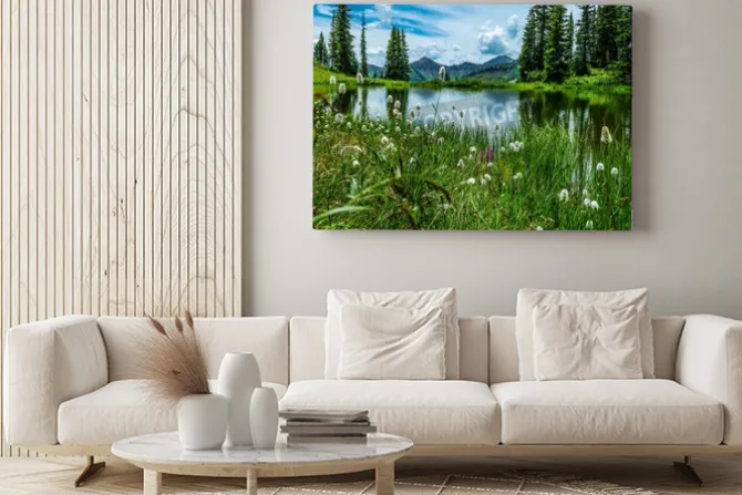 Obraz: Górski pejzaż z kwietną łąką i jeziorem