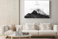 Obraz: Górski szczyt z napisami