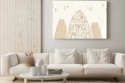 Obraz: Góry na tle chmur z literami