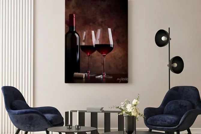 Obraz: Kieliszki do wina na stole