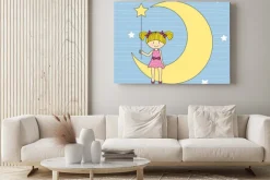 Obraz: Mała dziewczynka siedząca na księżycu
