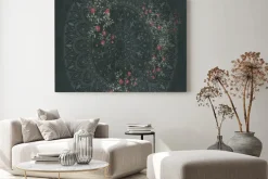 Obraz: Mandala na zielonym tle wśród róż