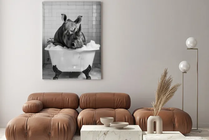 Obraz: Nosorożec w wannie surrealistyczna kompozycja