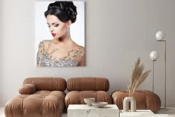 Obraz: Oficjalne party. modelka w formalnych sukienka z jewels błyszczące