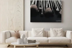 Obraz: Pędzle do makijażu zestaw bliska na czarnym tle poziomej, sp