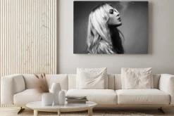 Obraz: Piękna pani pali