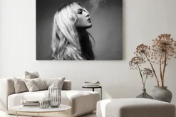 Obraz: Piękna pani pali