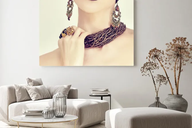 Obraz: Piękna portret sensual dziewczyna w biżuterii