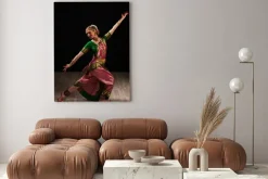 Obraz: Piękna tancerka dziewczyna indyjskiego tańca klasycznego bharatanatyam