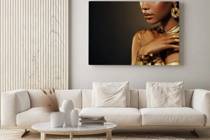 Obraz: Portrait closeup beauty fantasy african woman, face in gold paint.