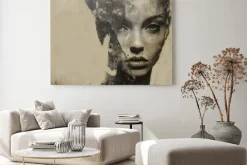 Obraz: Portret kobiety na betonowym tle