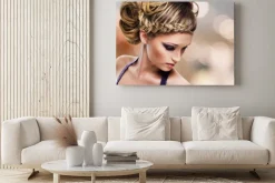 Obraz: Portret piękne kobiety z fryzura