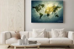 Obraz: Postarzana mapa na betonowym tle