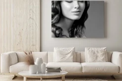 Obraz: Romantyczne brunetka z kręconymi włosami