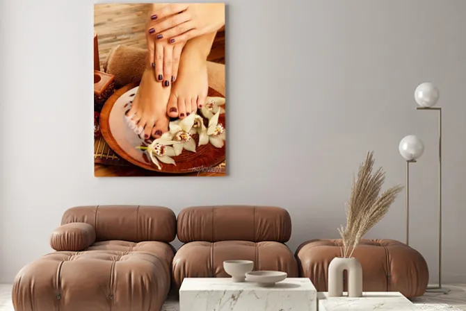 Obraz: Samice stóp w salonie spa w sprawie procedury pedicure