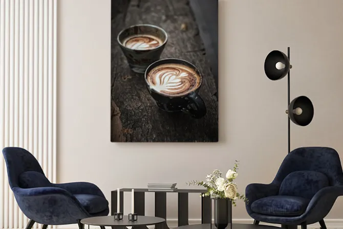 Obraz: Selective focus cup of hot latte art coffee