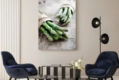 Obraz: Szparagi na stole z bielonych desek