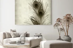 Obraz: Teksturowane stare tło papieru z pawim piórem