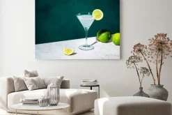 Obraz: Vodka gimlet alcoholic cocktail drink with vodka, syrup, lime