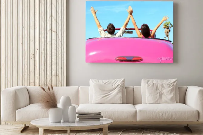 Obraz: Wolność - szczęśliwy wolny para w samochodzie